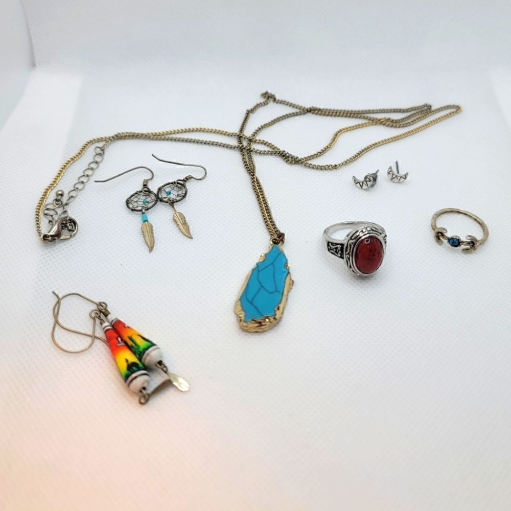 Mini Lot Of Mixed Jewelry